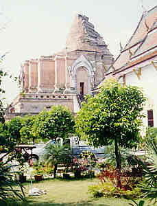 Phra Dhatu Chedi Luang, Chiang Mai  (13.7 K)
