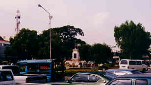 Monument of King Mengrai the Great (7.6 K)