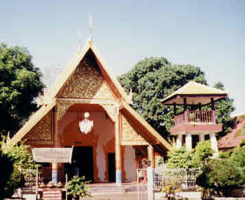 Chiangrai: Vinharn of Wat Phrathat Chom Thong in Chiang Rai (16.0 K)