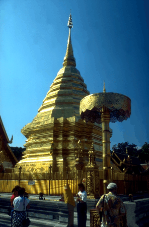 Die goldene Pagode (Chedi) des Wat Phrathat Doi Suthep
