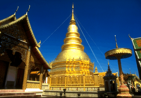 Die goldene Pagode (Chedi) und Teile der Kapelle (Vinharn) des Wat Phrathat Doi Suthep