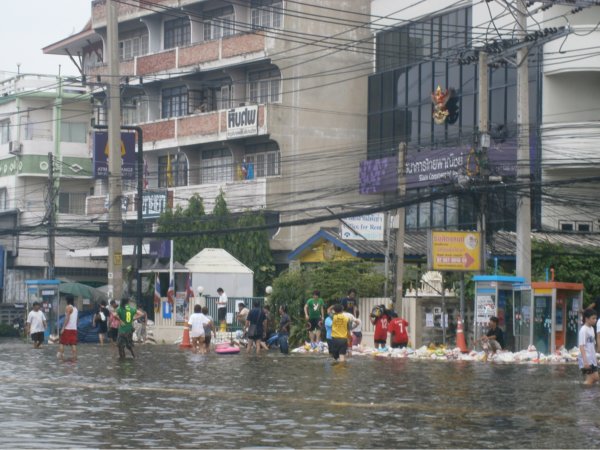 Flut in Rangsit Bangkok, Thailand - Flood in Rangsit Bangkok, Thailand