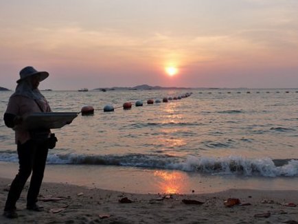 Thailand online: Sunset at North Pattaya Beach / Sonnenuntergang am Strand von Nordpattaya